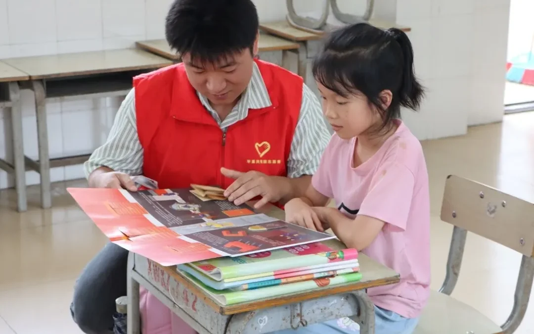 以阅凝心 | 播撒书香，助力成长：爱心图书抵达平果市凤梧镇仕仁村希望小学
