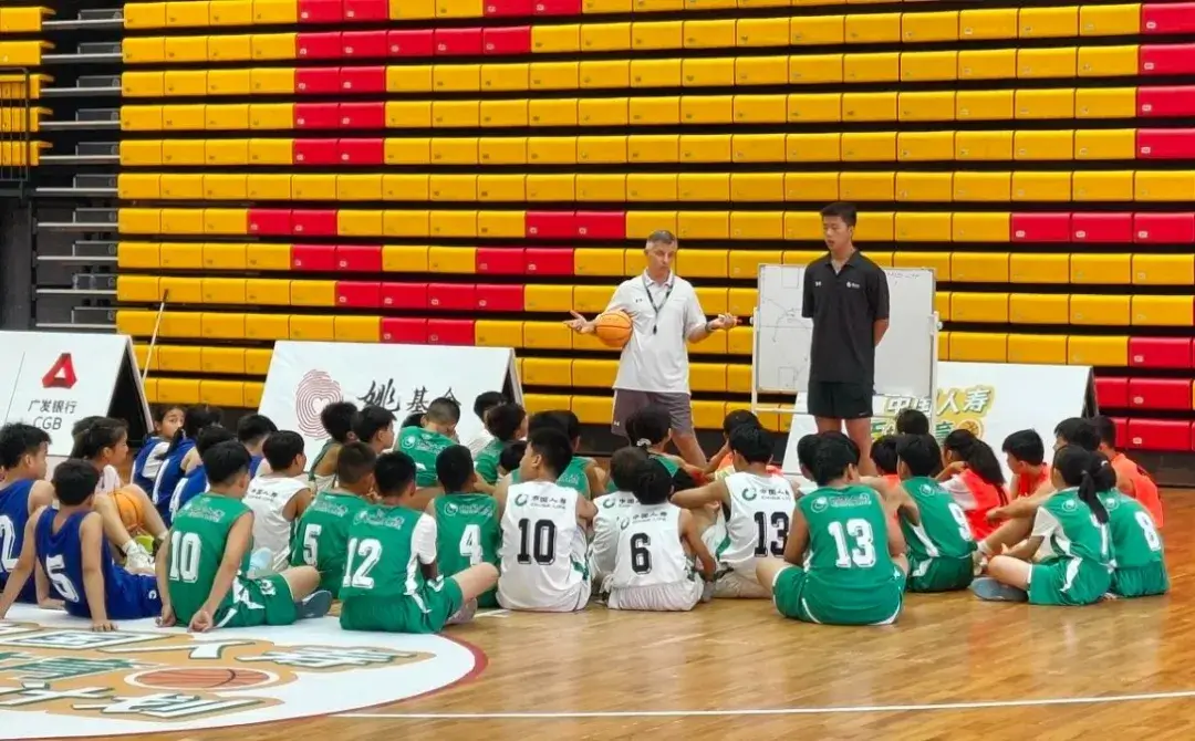 【希望风采 以体育人】广西龙州、天等篮球少年闪耀姚基金希望小学篮球季全国赛中国人寿训练营